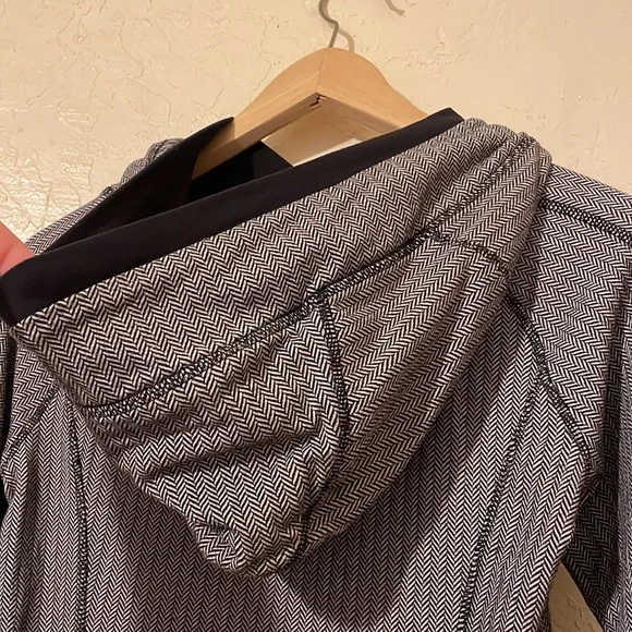 Lululemon pull over hoodie - Picture 9 of 9